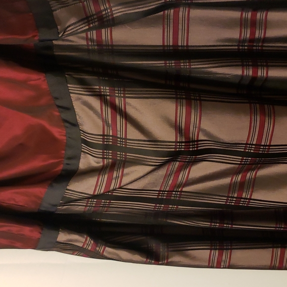 Burgundy and Black Taffeta Dress - Picture 2 of 5